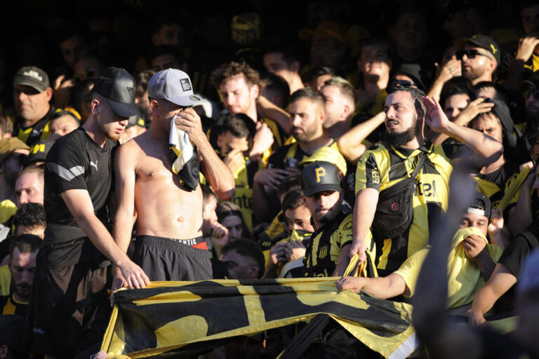 “La Policía me recomendó que armáramos lío”: hincha de Peñarol contó lo vivido en Rosario